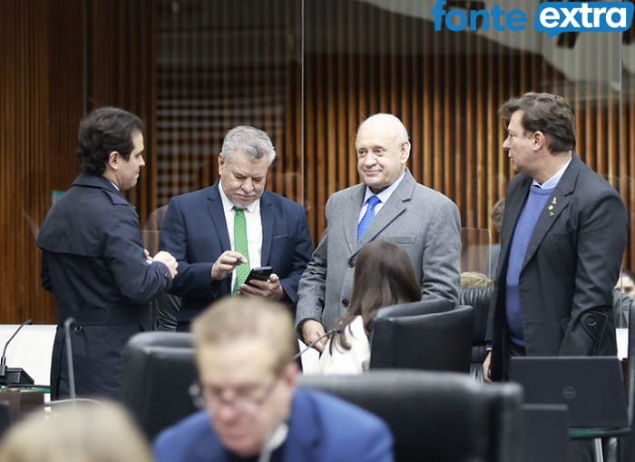 Luiz Fernando Guerra, Delegado Jacovós, Ademar Traiano e Anibelli Neto (Foto: Valdir Amaral/Alep)  