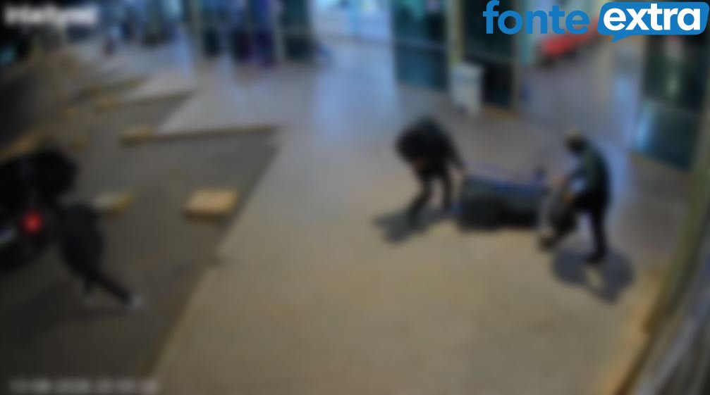 Câmeras registram trio armado assaltando lanchonete na Rodoviária de Medianeira (vídeo)