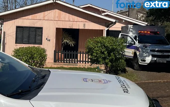 Filho intervém e salva a mãe. História dramática terminou com o homem atirando contra si