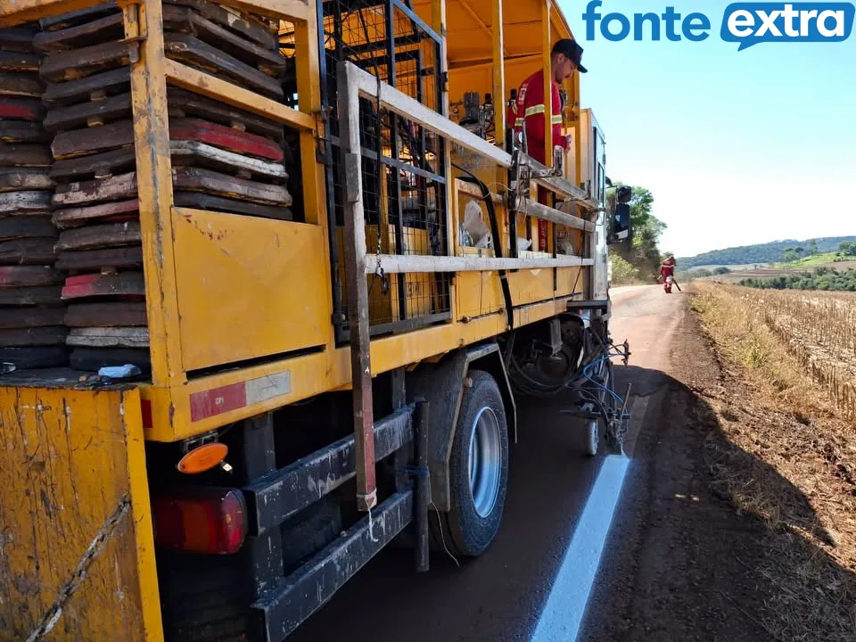 Rodovia Marechal Rondon a Margarida e São Roque recebe pintura nova