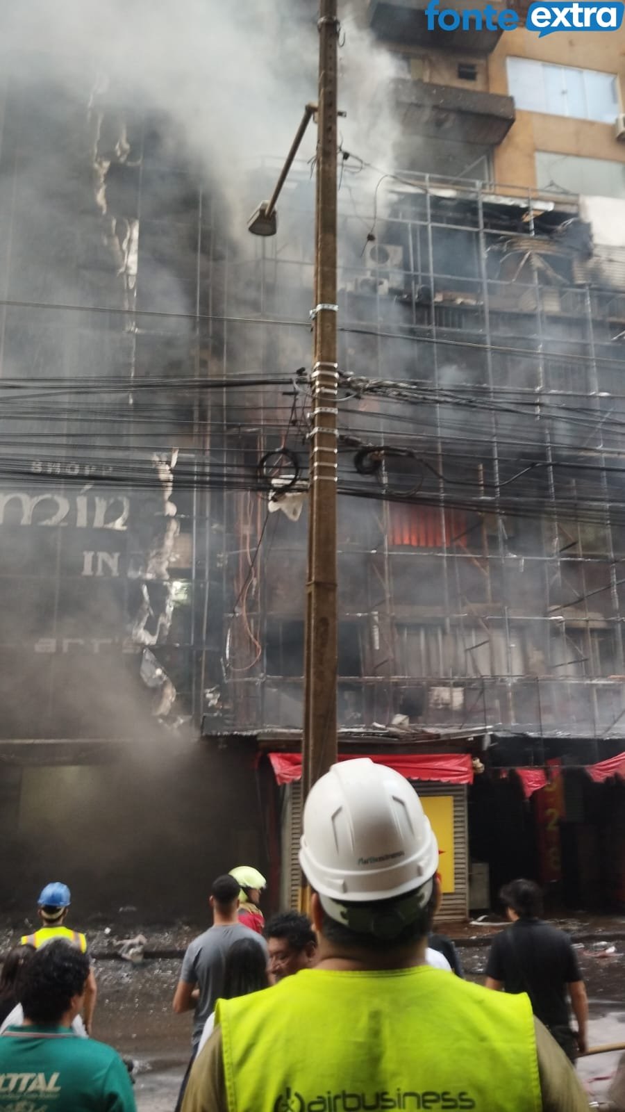 (Vídeo) Incêndio de grandes proporções em prédio de Ciudad del Este no final da tarde de hoje