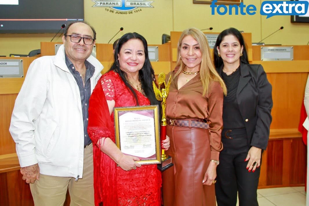 Cantora Perla é homenageada com título de “Mais Gloriosa da América”!