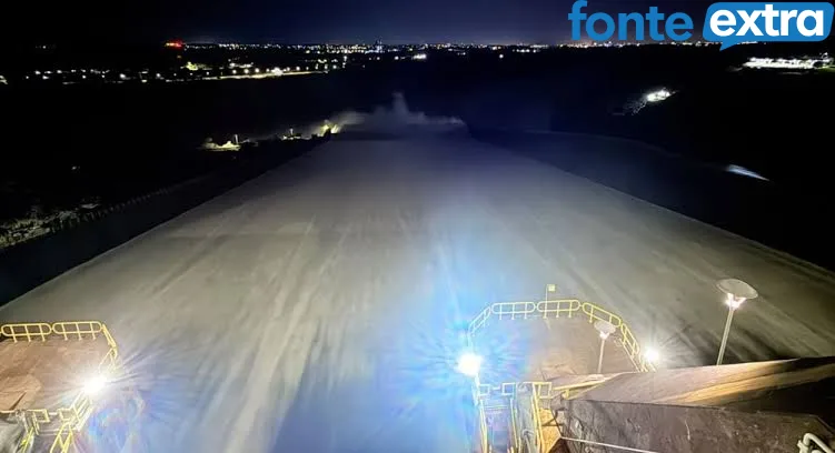 Itaipu abre vertedouro após chuvas intensas na região. Cataratas estão uma loucura! (Vídeo)