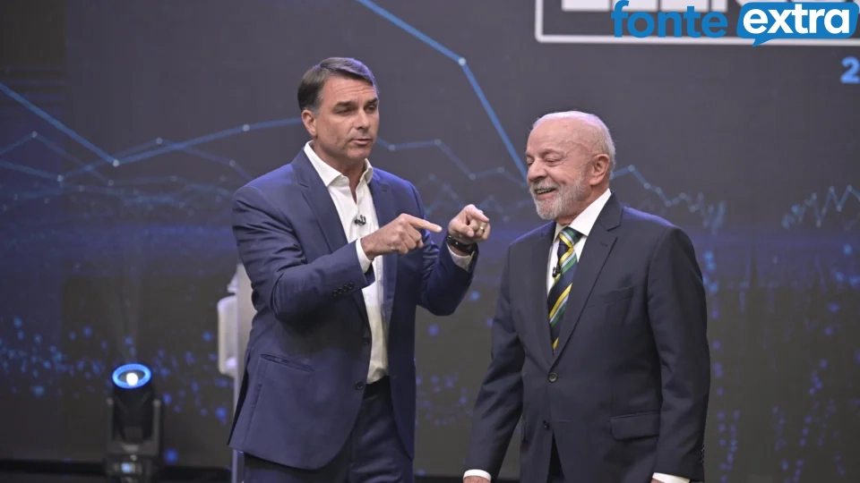 Em debate, Flávio pergunta sobre Lulinha e Lula chama adversário de “malandro carioca”