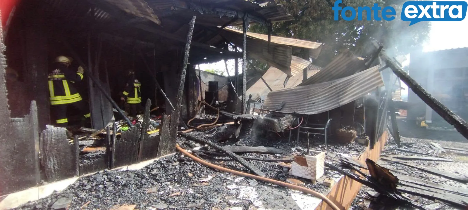 Casa é consumida por incêndio entre San Alberto e Itakyry, no Paraguai