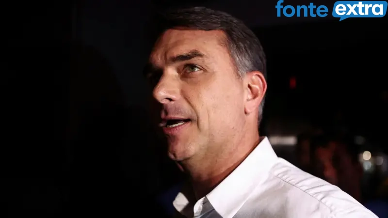 Flávio Bolsonaro chega aos EUA e governo Trump diz que dará visto a senador e família