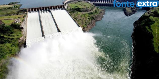 (Vídeo) Itaipu transbordando? Engenheiro e ex-prefeito de Foz comenta sobre
