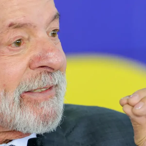 Lula tem evolução satisfatória após cirurgia de catarata