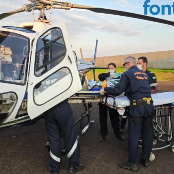 Criança de 1 ano e 9 meses sofre graves queimaduras com água quente e é levada de helicóptero ao HU de Maringá