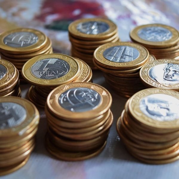 Endividamento recorde atinge 81,6% dos brasileiros e inadimplência sobe