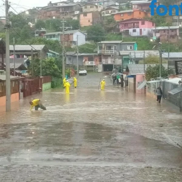 Temporal deixa um morto, quatro desaparecidos e causa destruição em dezenas de cidades no RS