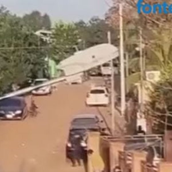 Um morto (vídeo) depois de briga de torcidas e confronto com polícia no Paraguai neste domingo
