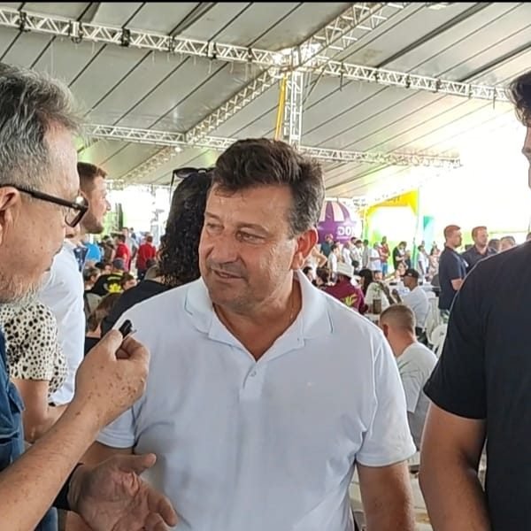 Santa Helena vai no aniversário do “filho” de 41 anos. (Entrevista)