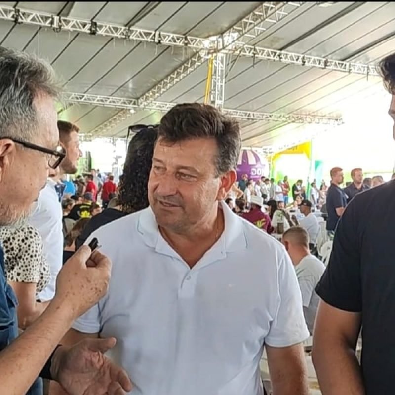 Santa Helena vai no aniversário do “filho” de 41 anos. (Entrevista)