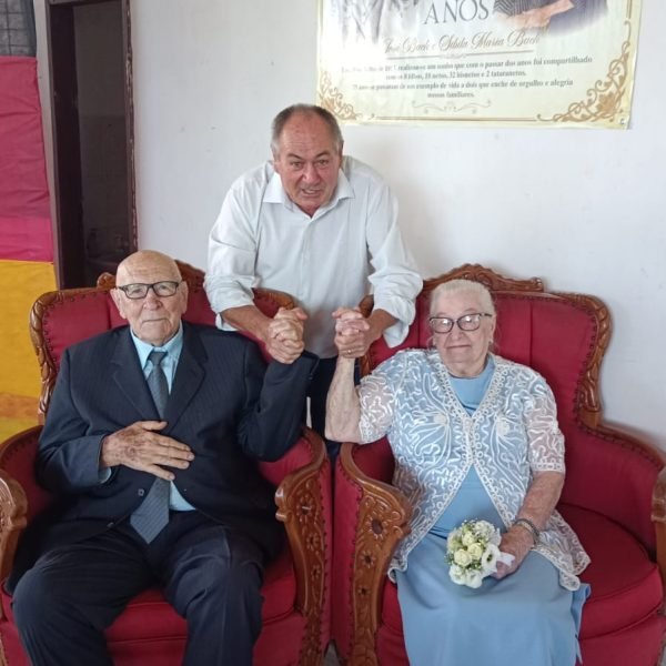Presidente do Sindicato de Santa Helena prestigia bodas de 75 anos de tios em RO (vídeo)