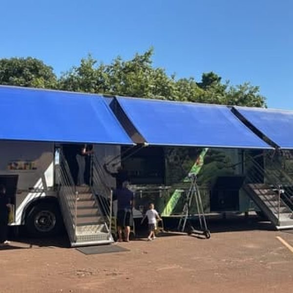Carreta da Expedição do Conhecimento chega a Porto Mendes para Acampamento Pais e Filhos