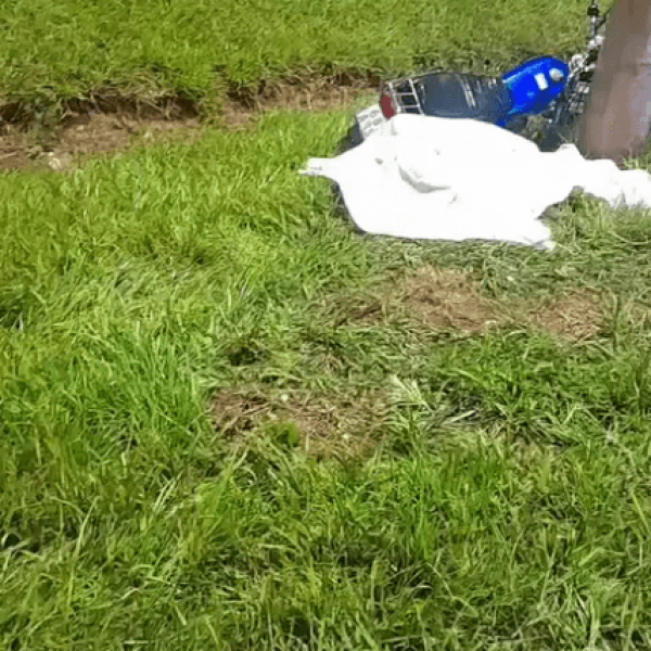 (Vídeo) Motociclista morre após bater em poste na Rota PY02, em Alto Paraná