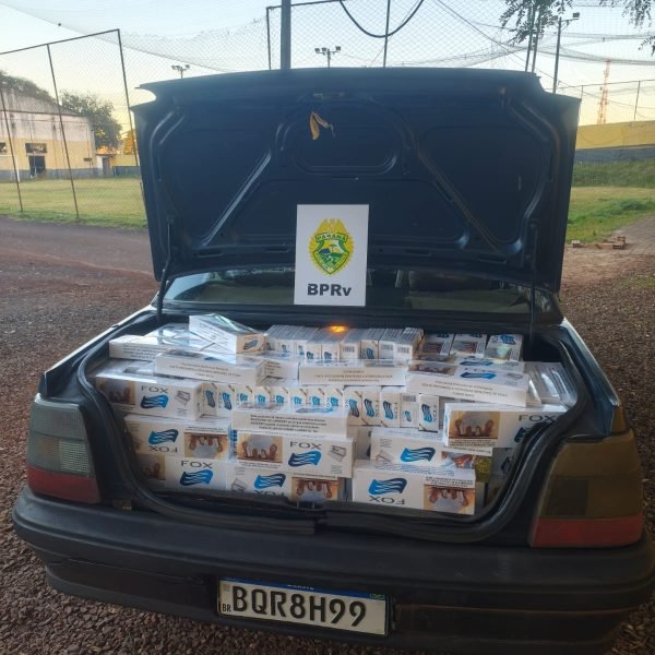 Monza carregado com cigarros contrabandeados é apreendido pela PRE na PR-495