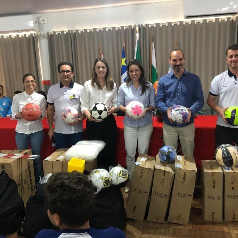 Comunidade escolar: Evento marcou entrega de materiais esportivos em Vila Celeste