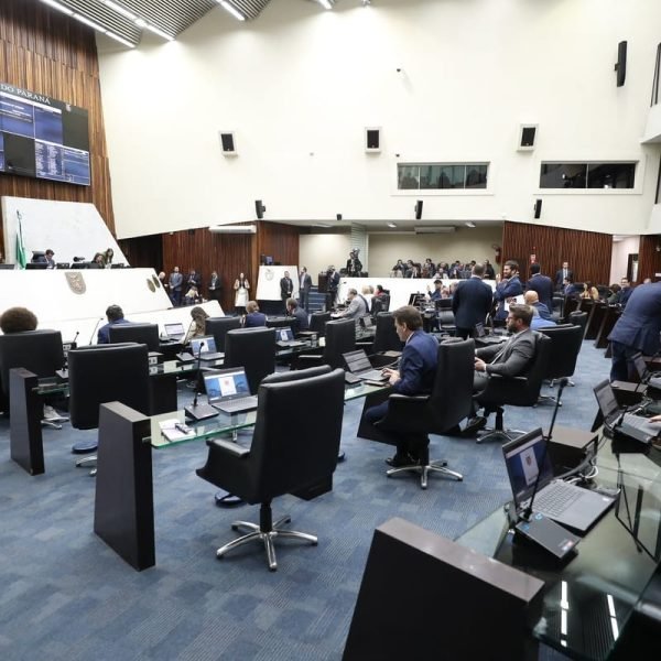 Morte de ex-assessor do PT em ação da PM gera discussão e acusações na Assembleia do Paraná