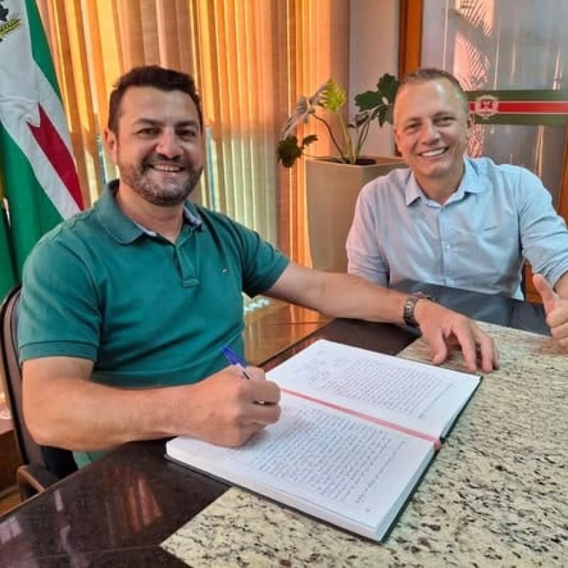 Titular reassume prefeitura de Marechal