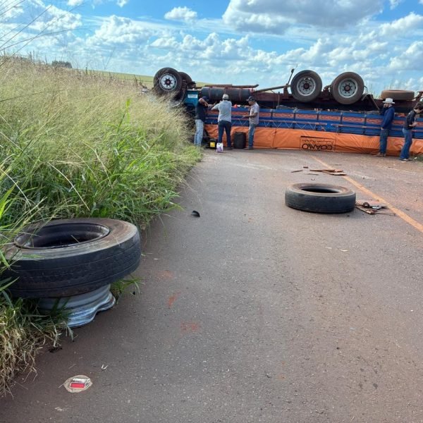Tarde trágica com três mortes em colisão de carro contra caminhão na região de Alto Piquiri