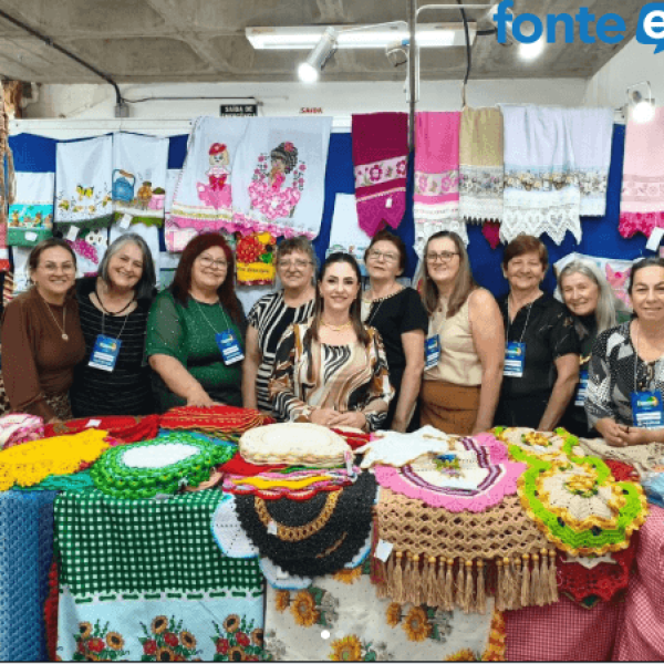 Artesãs comemoram resultado obtido na Expomar 2026