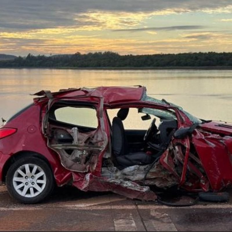 É Carnaval! Ladrões de sorveteria, aguardando laudo do IML, tonelada de maconha, acidentes no interior (vídeo) com menor dirigindo e motoneta paraguaia bateu na cidade