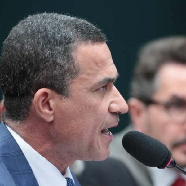 Comissão de Constituição e Justiça aprova PEC que reduz maioridade penal