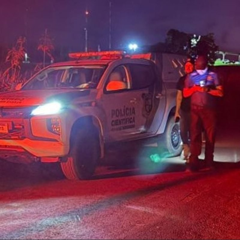 Já era noite quando a perícia ainda trabalhava no local, bem próximo do "Cristo Esplendor" em Santa Helena, PR. Foto: Correio do Lago