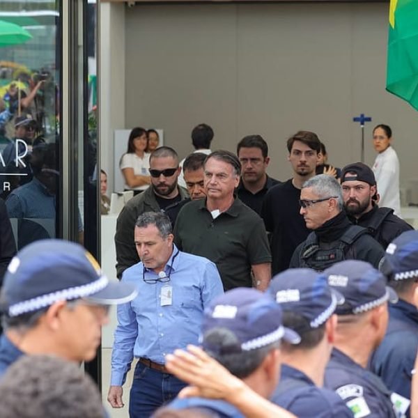 Acuados, STF e PGR tendem a dar prisão domiciliar a Bolsonaro