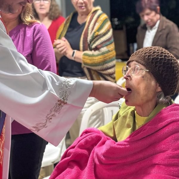 Santa-helenense ganha Missa na Semana da Família ao comemorar 97 anos