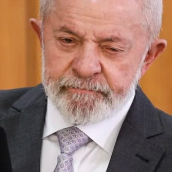 Governo Lula leva um dia para reagir, não explica omissão e ataca família Bolsonaro