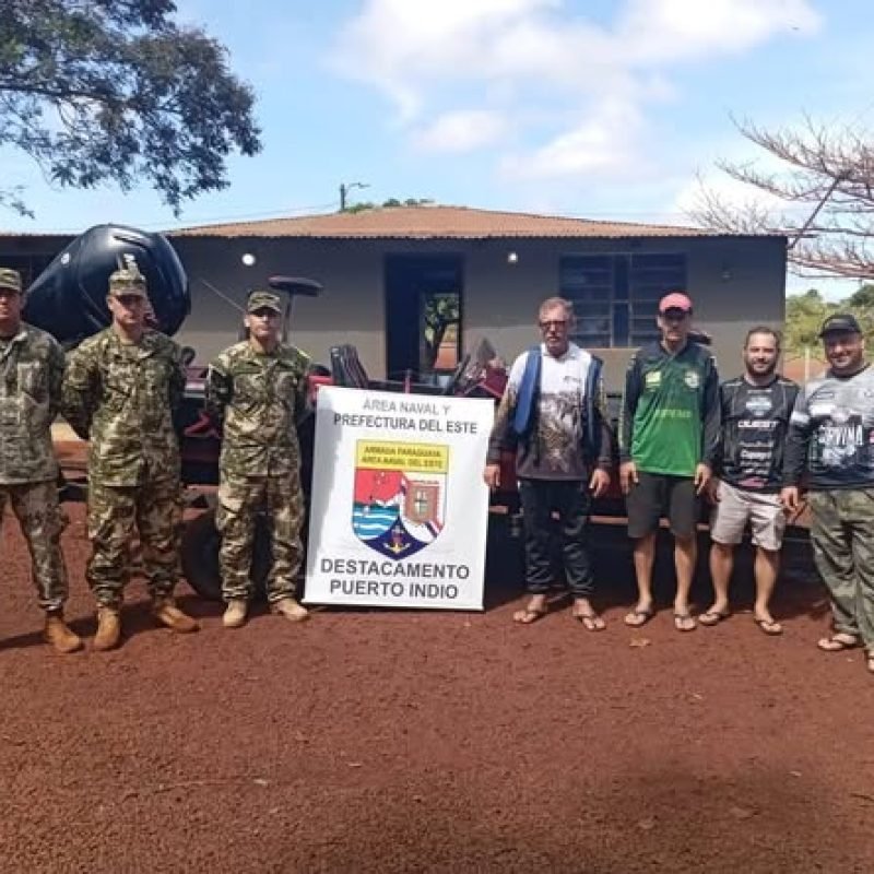 Marinha Paraguaia consegue recuperar barco roubado à mão armada no lado brasileiro