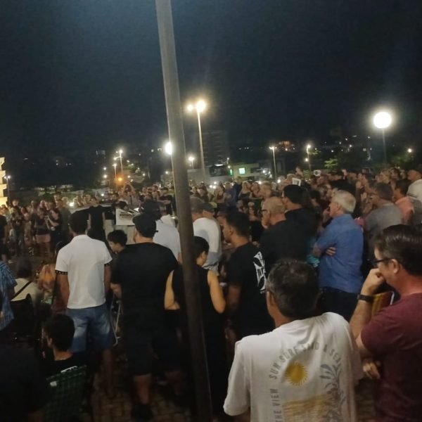 Prefeito de Medianeira enfrenta protesto por causa do aumento do IPTU