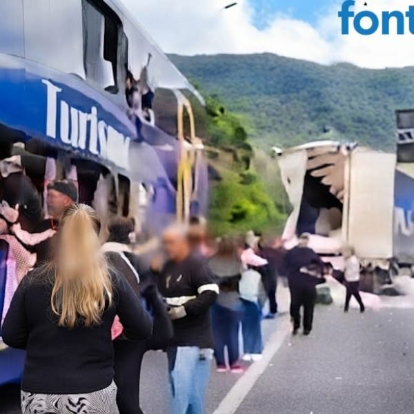 (Vídeo) Ônibus com passageiros paraguaios sofre acidente a caminho de Florianópolis