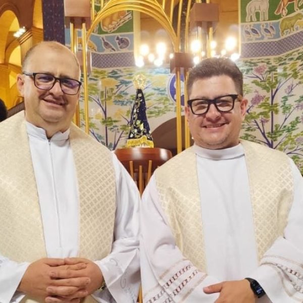 Padres de Santa Helena representam Diocese em Aparecida