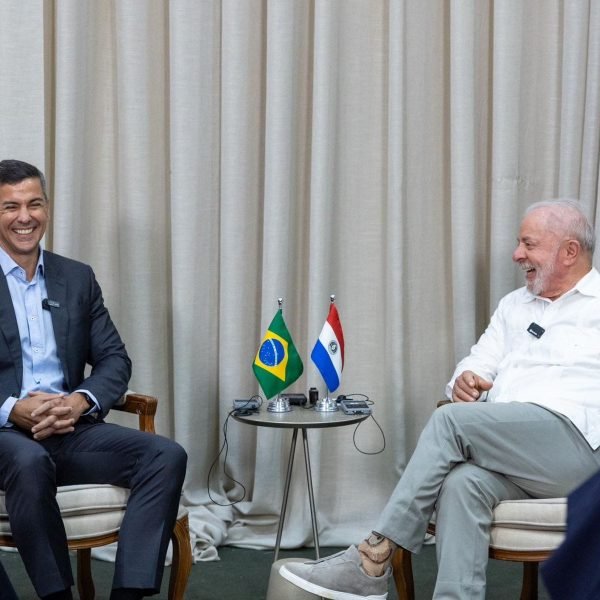 Amenidades! Lula e Peña bateram um papo, mas não resolveram nada sobre Anexo C de Itaipu