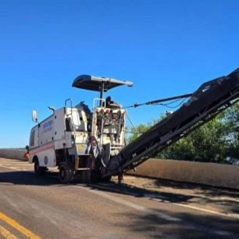 Oscilação em cabeceiras de ponte são naturais e precisam de reparos periódicos. Hoje é a vez da ponte sobre o São Francisco Falso