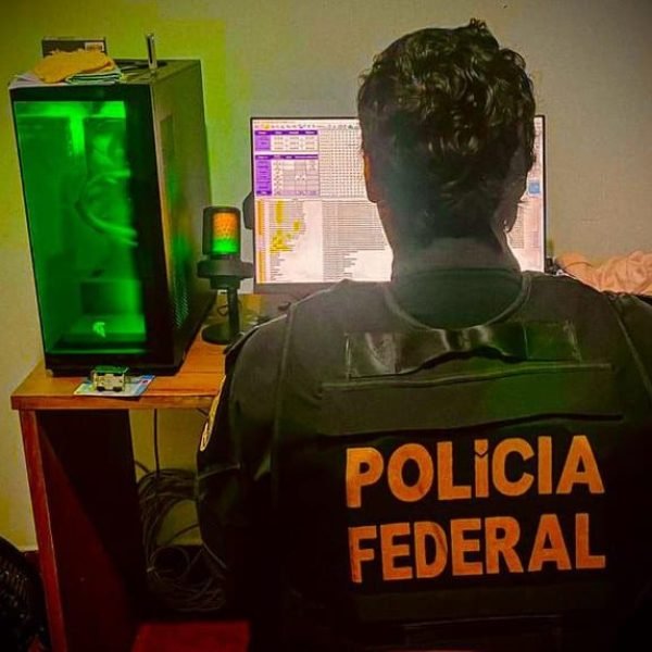 Morador de Santa Helena sob suspeita de pornografia infantil é alvo de ação da PF na manhã desta terça