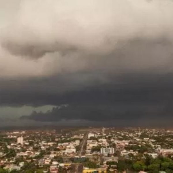 Quase 100% de chance de chover forte em Santa Helena e outros municípios da Costa Oeste nesta terça