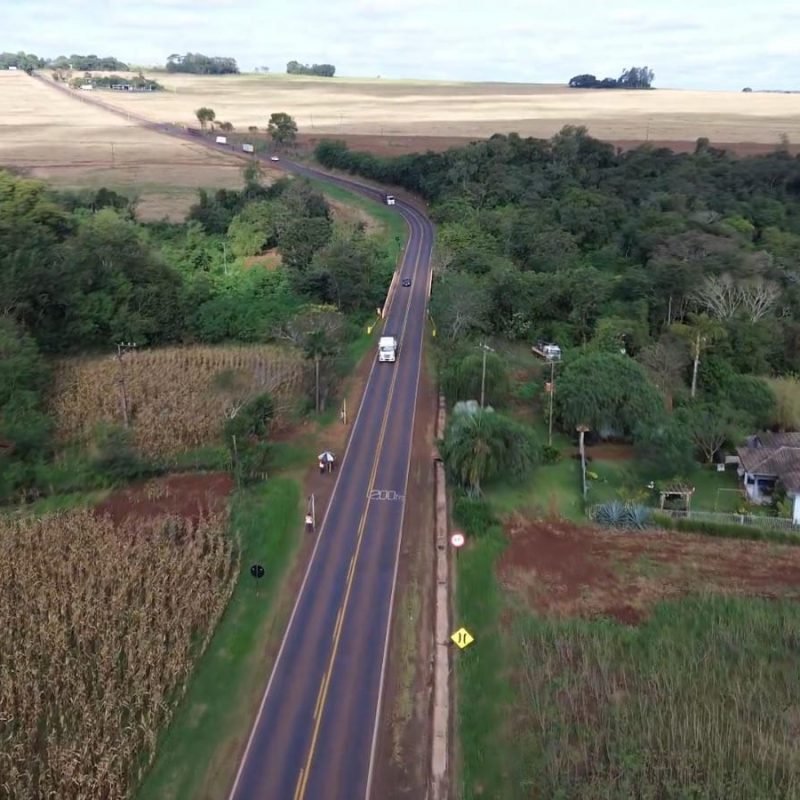 Dia de Ratinho em Santa Helena e anúncio de grandes obras de infraestrutura e logística. Associações comerciais, empresários e cooperativas doaram projeto