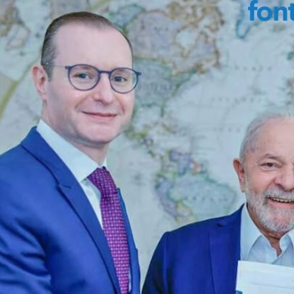 Ministro do STF nomeado por Lula, de quem foi advogado, ‘atropela’ TSE e prorroga votação